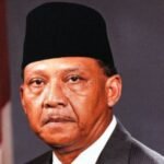 Profil Umar Wirahadikusumah, sosok Wakil Presiden RI ke-4